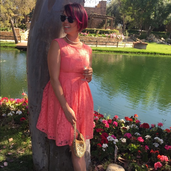 London Times Dresses & Skirts - London Times coral lace high summer spring chic